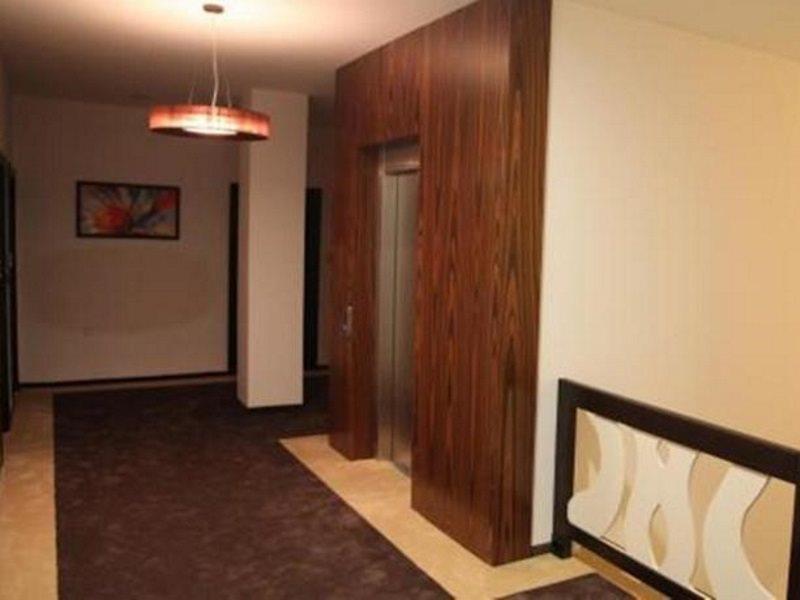Amazona Hotel Приштина Экстерьер фото