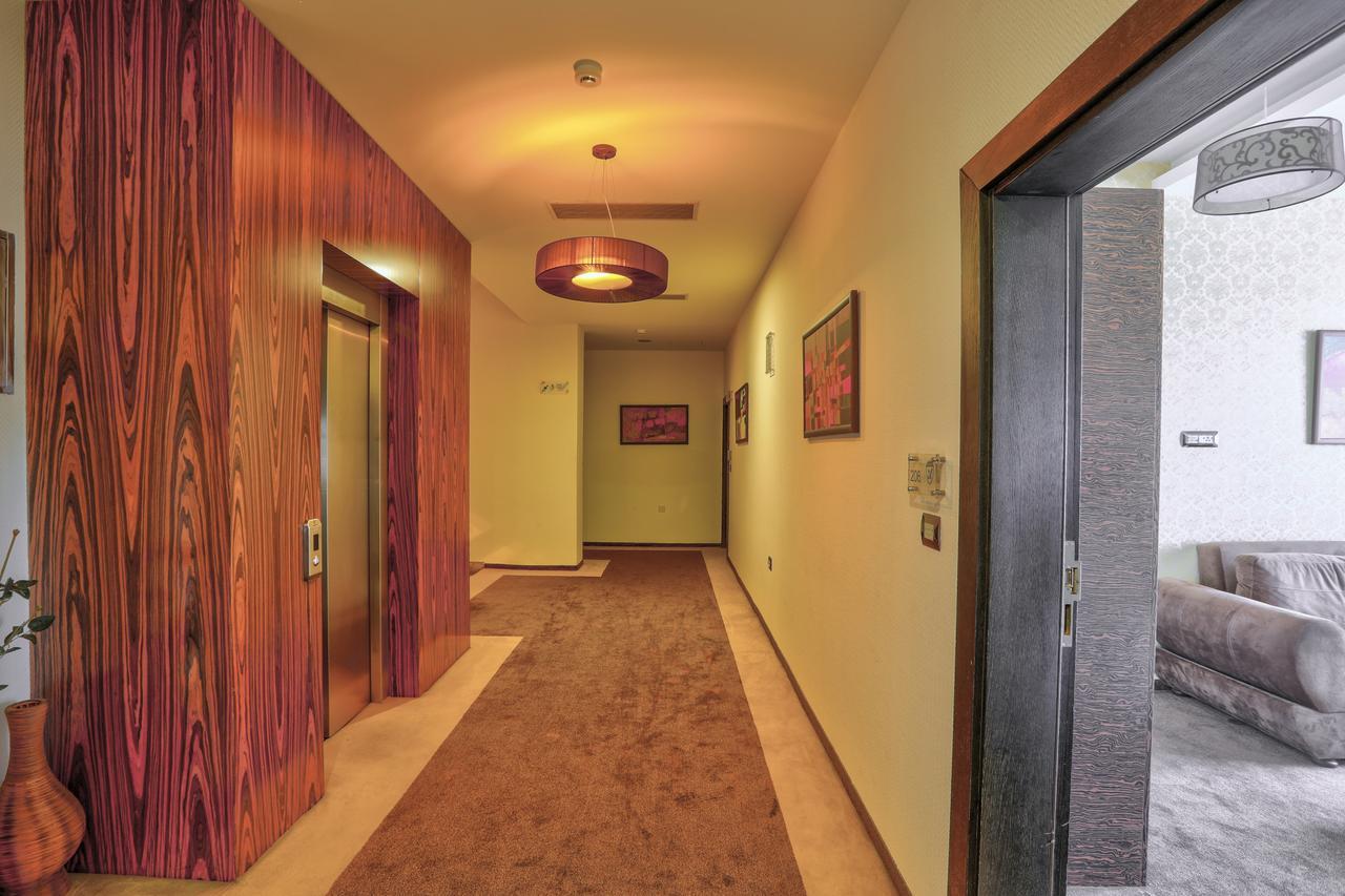 Amazona Hotel Приштина Экстерьер фото
