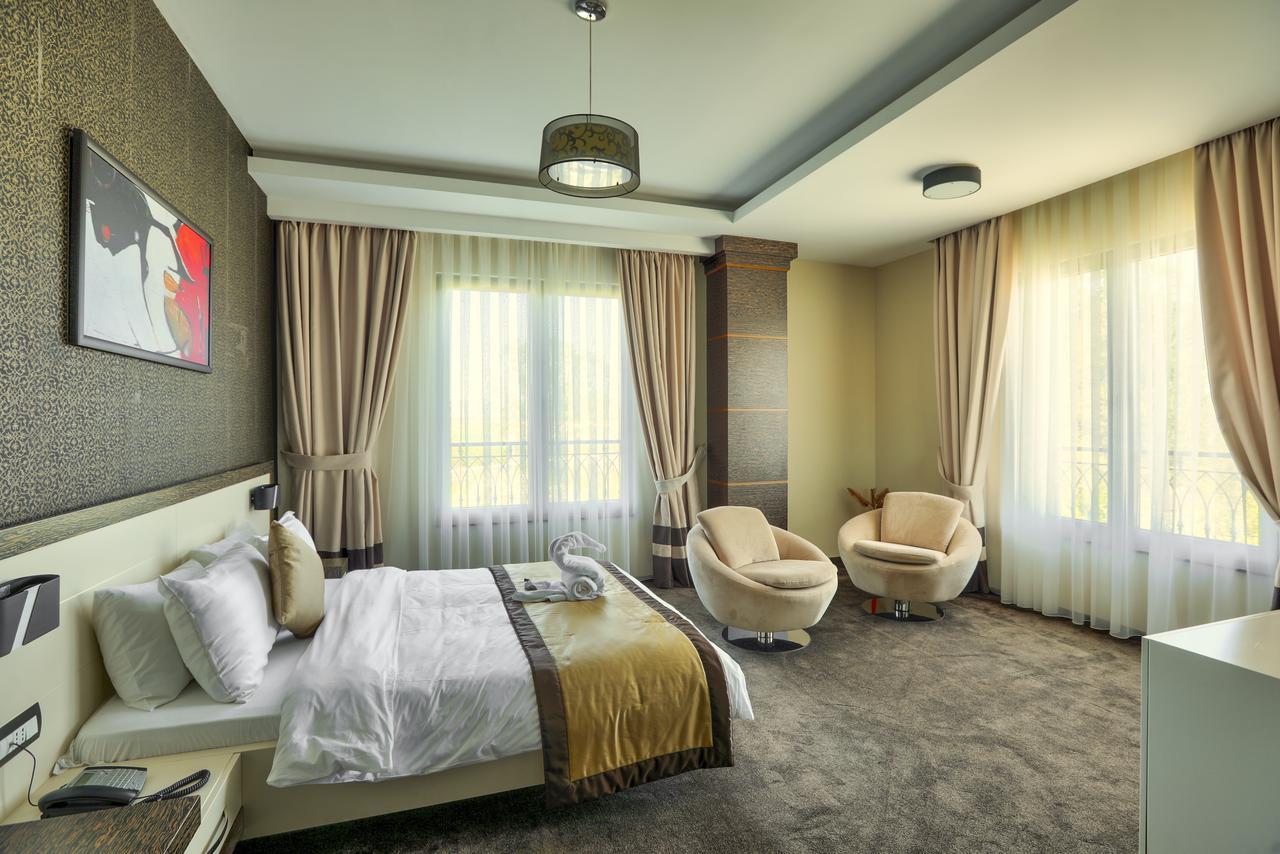 Amazona Hotel Приштина Экстерьер фото